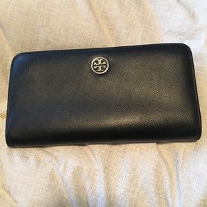 Tory Burch Bags - Tory Burch wallet Tory Burch Bags - Tory Burch wallet